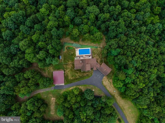 114 REIBERS CHURCH RD, Shermans Dale, PA 17090