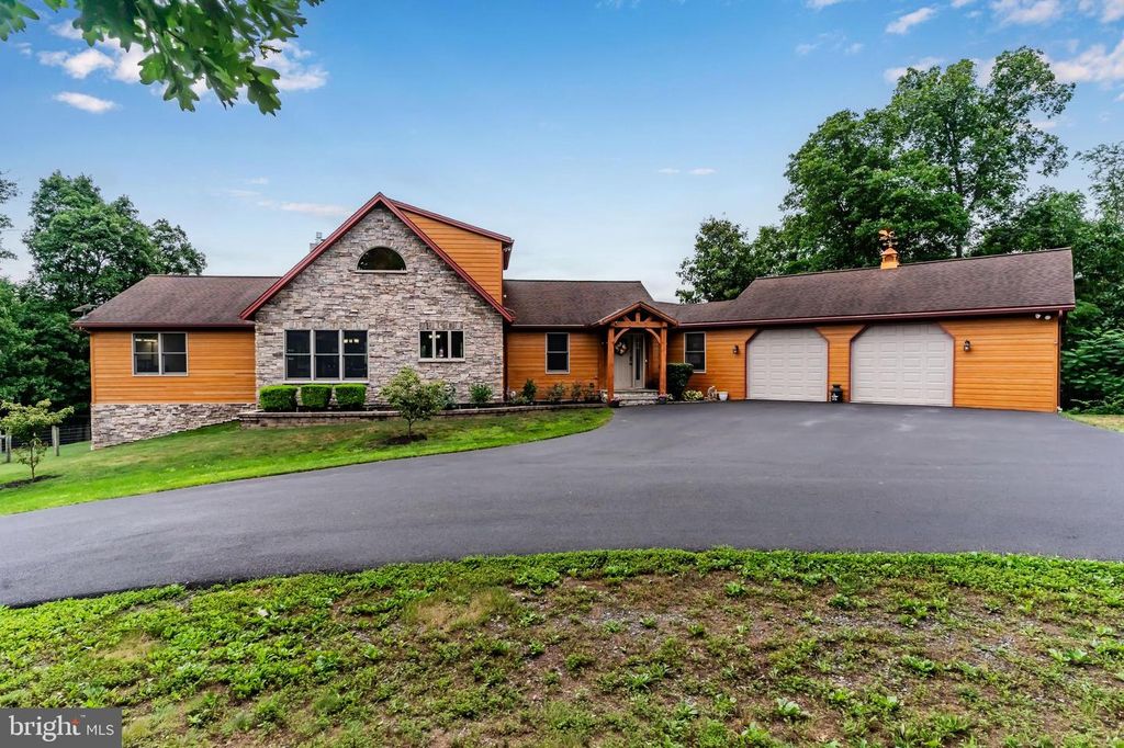 114 REIBERS CHURCH RD, Shermans Dale, PA 17090