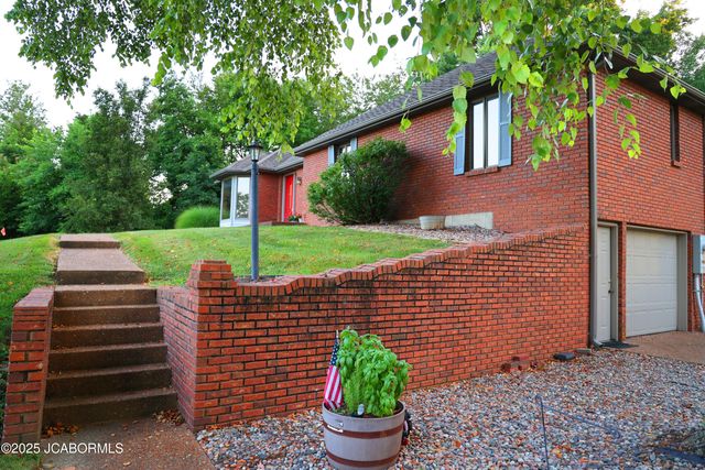 2704 COVEY LANE, Jefferson City, MO 65109