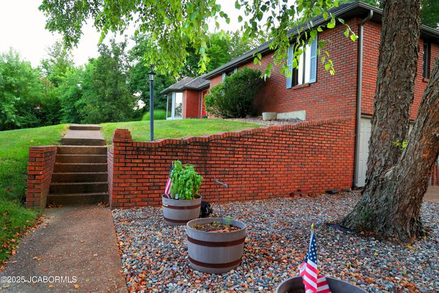 2704 COVEY LANE, Jefferson City, MO 65109