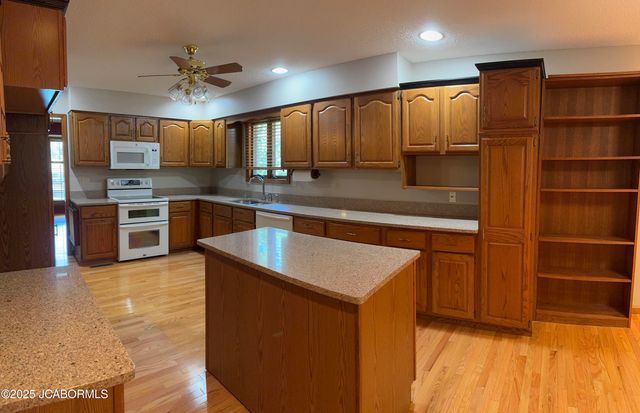 2704 COVEY LANE, Jefferson City, MO 65109