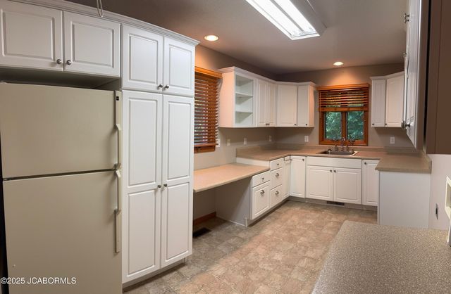 2704 COVEY LANE, Jefferson City, MO 65109