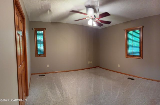 2704 COVEY LANE, Jefferson City, MO 65109