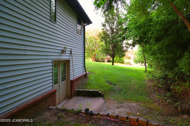 2704 COVEY LANE, Jefferson City, MO 65109