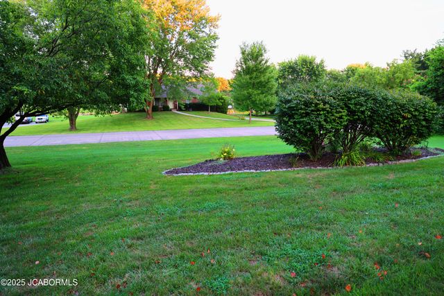 2704 COVEY LANE, Jefferson City, MO 65109