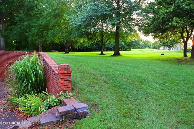 2704 COVEY LANE, Jefferson City, MO 65109