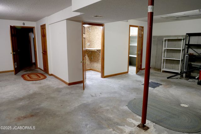 2704 COVEY LANE, Jefferson City, MO 65109