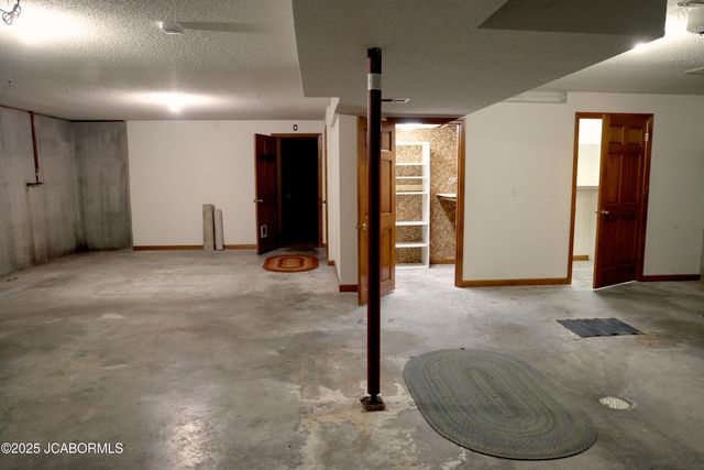 2704 COVEY LANE, Jefferson City, MO 65109