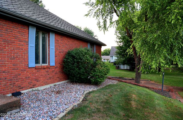 2704 COVEY LANE, Jefferson City, MO 65109