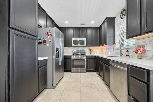 8802 Outview Court, Houston, TX 77040