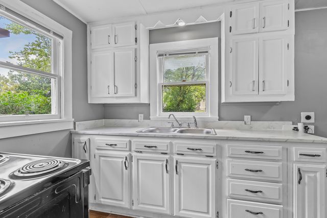 1815 W Webster Street, Springfield, MO 65802