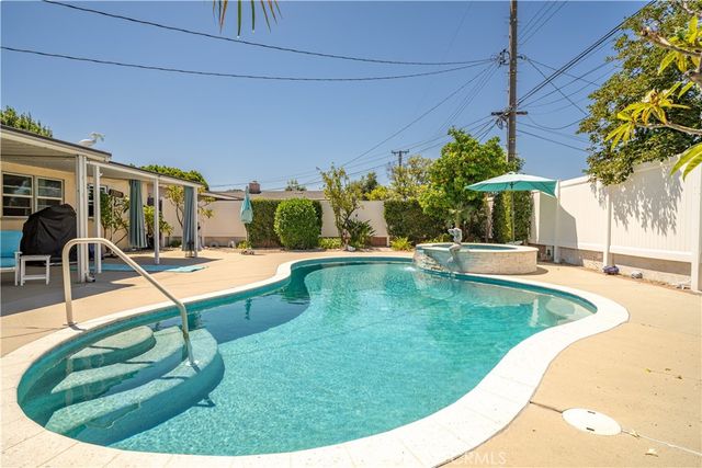 733 S Bender Avenue, Glendora, CA 91740