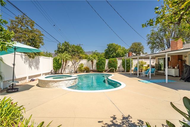 733 S Bender Avenue, Glendora, CA 91740