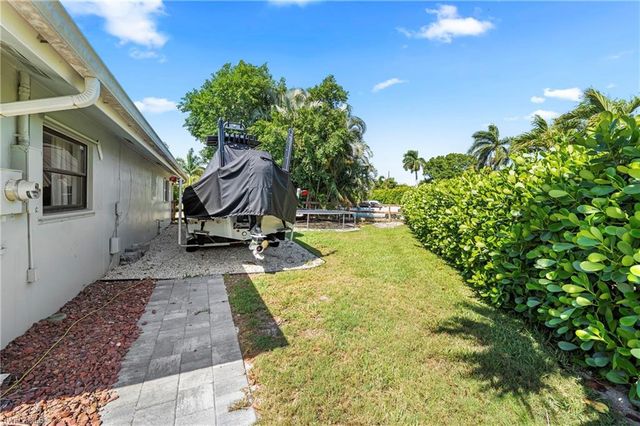 1513 Manchester BLVD, Fort Myers, FL 33919