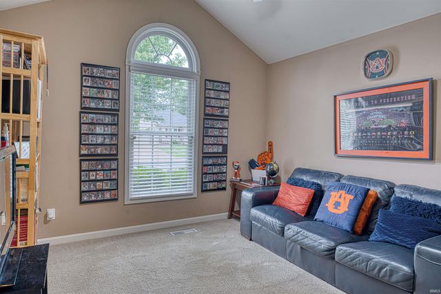 2741 Beaumont Drive, Evansville, IN 47725
