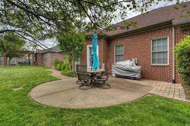 2741 Beaumont Drive, Evansville, IN 47725