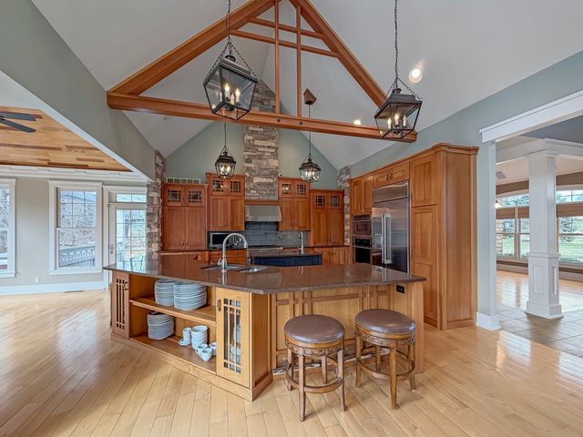 1121 Lawn Place, Freeport, IL 61032