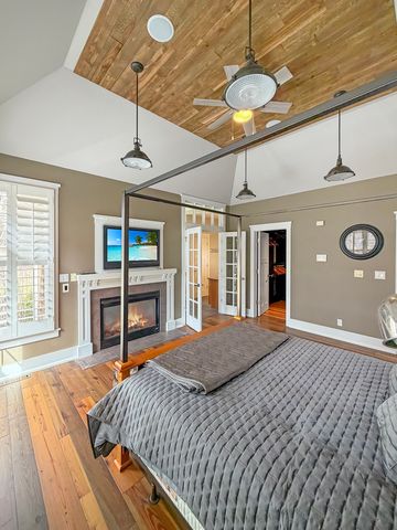 1121 Lawn Place, Freeport, IL 61032