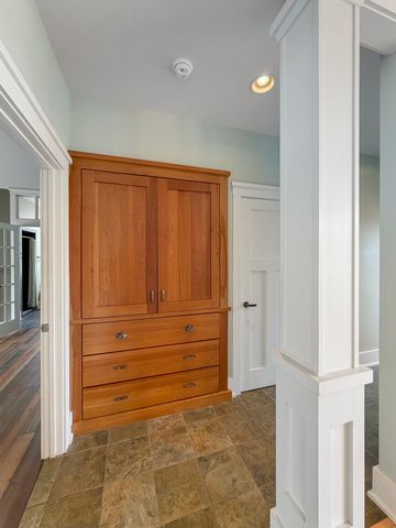 1121 Lawn Place, Freeport, IL 61032