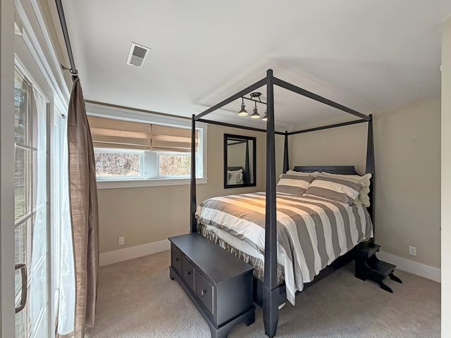 1121 Lawn Place, Freeport, IL 61032