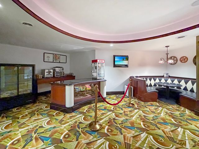 1121 Lawn Place, Freeport, IL 61032