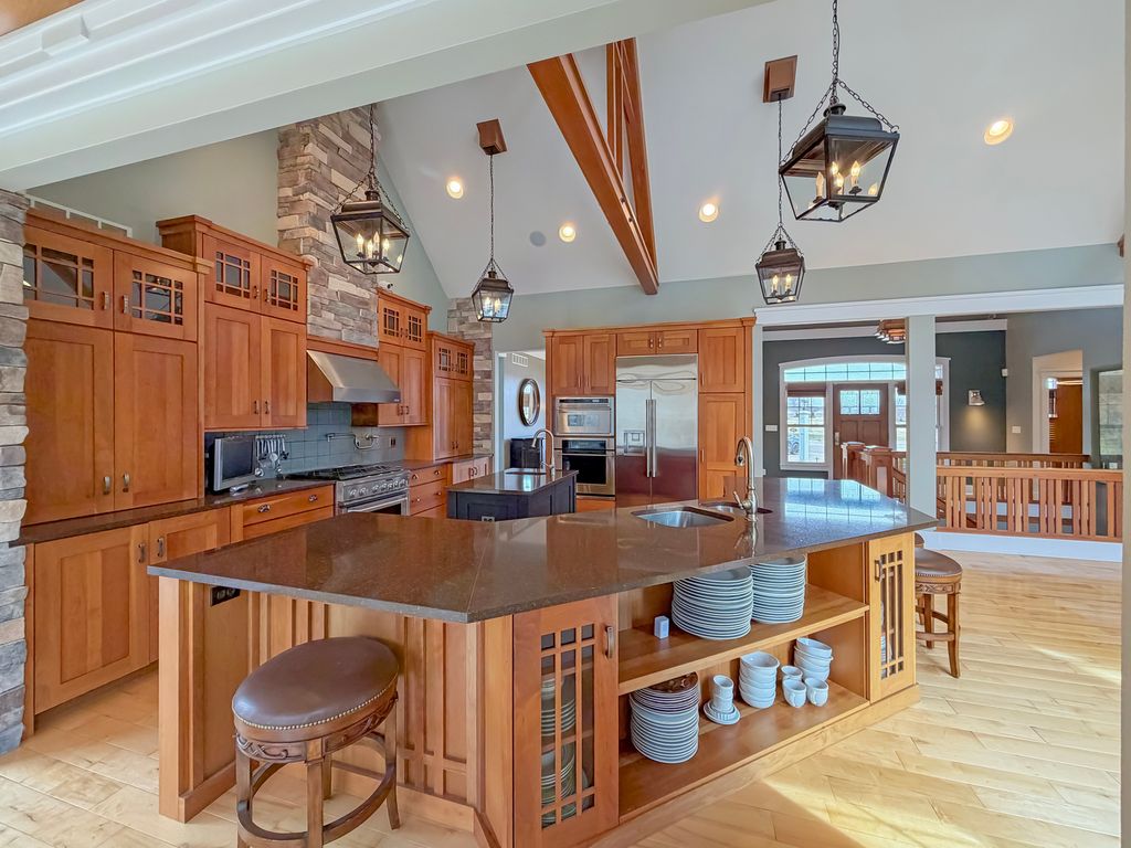 Image 14 of property listing at 1121 Lawn Place, Freeport, IL 61032