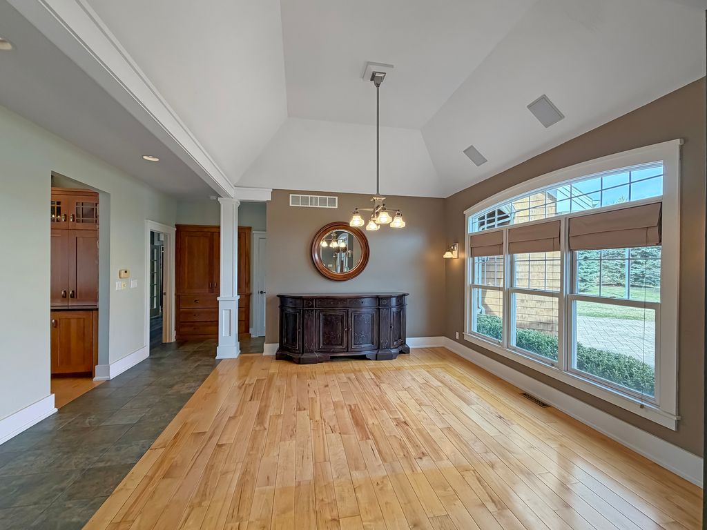 Image 26 of property listing at 1121 Lawn Place, Freeport, IL 61032