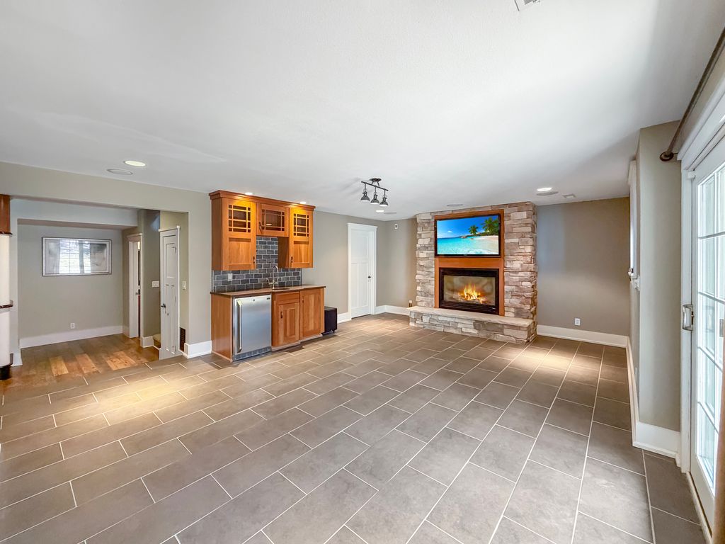 Image 42 of property listing at 1121 Lawn Place, Freeport, IL 61032