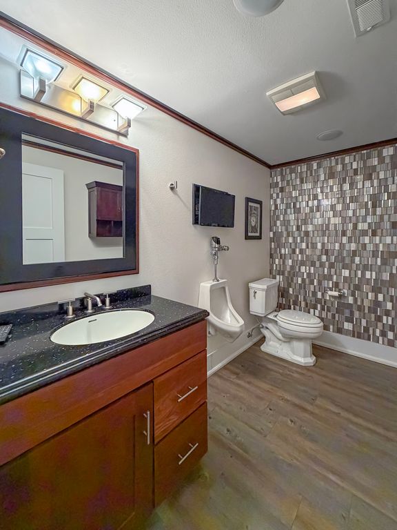 Image 47 of property listing at 1121 Lawn Place, Freeport, IL 61032