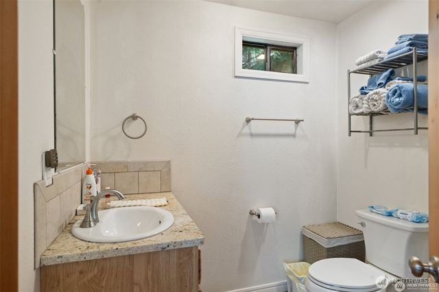 451 SE Alpine Avenue, Shelton, WA 98584