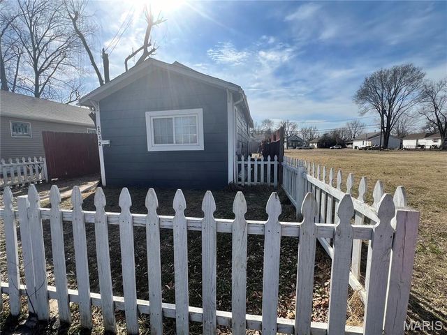 2032 Milan Avenue, Madison, IL 62060