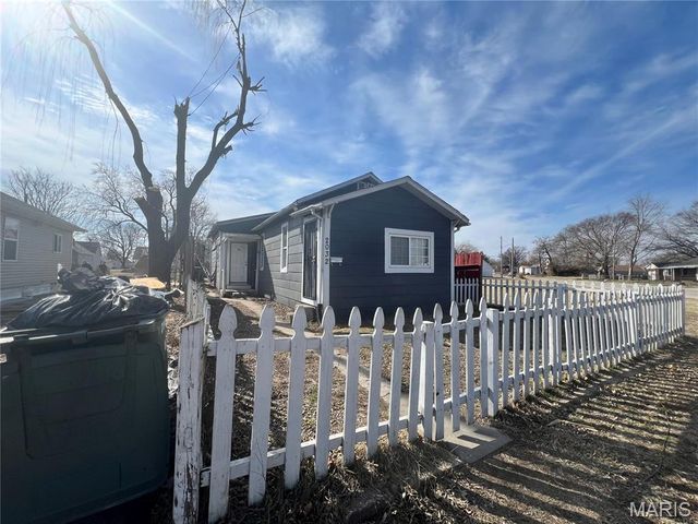 2032 Milan Avenue, Madison, IL 62060