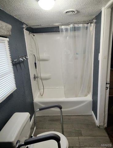 2032 Milan Avenue, Madison, IL 62060