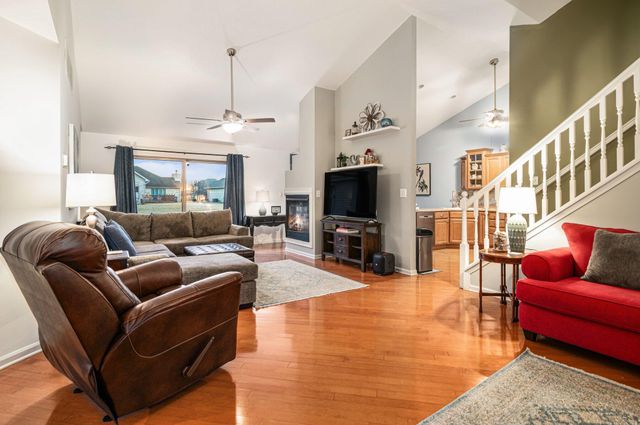 2122 Teakwood Circle, Highland, IN 46322