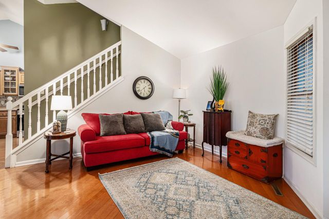 2122 Teakwood Circle, Highland, IN 46322