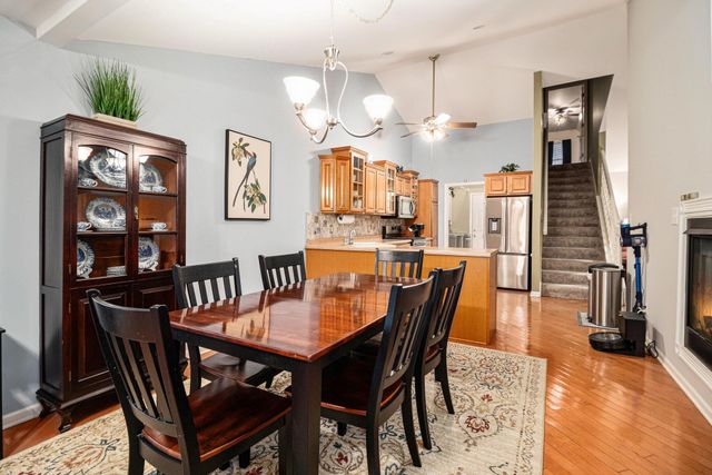 2122 Teakwood Circle, Highland, IN 46322