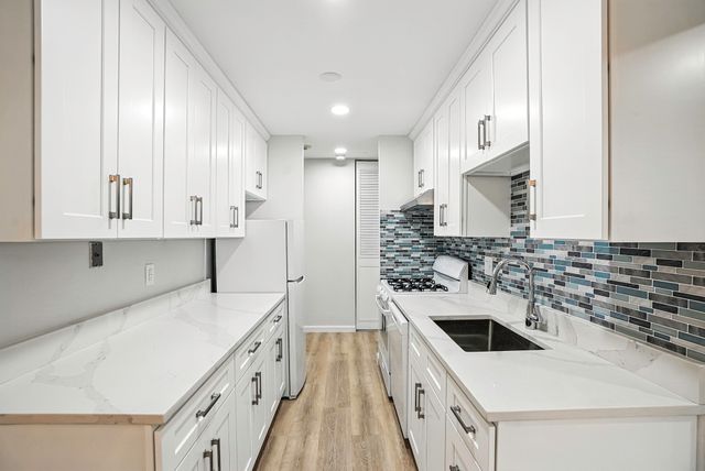 2 Shrewsbury Green Dr J, Shrewsbury, MA 01545