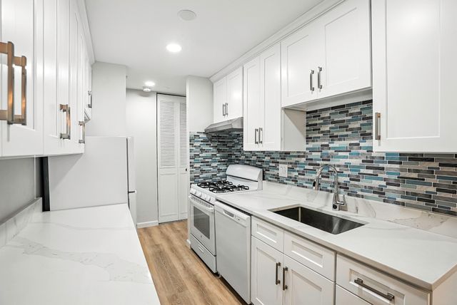 2 Shrewsbury Green Dr J, Shrewsbury, MA 01545