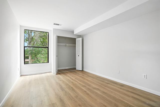 2 Shrewsbury Green Dr J, Shrewsbury, MA 01545