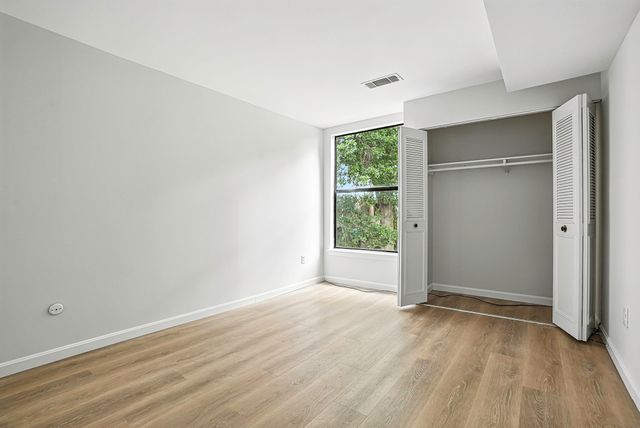 2 Shrewsbury Green Dr J, Shrewsbury, MA 01545