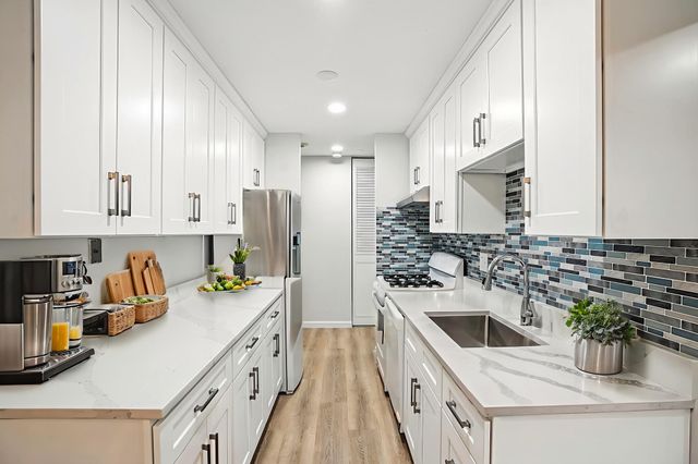 2 Shrewsbury Green Dr J, Shrewsbury, MA 01545