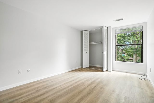 2 Shrewsbury Green Dr J, Shrewsbury, MA 01545