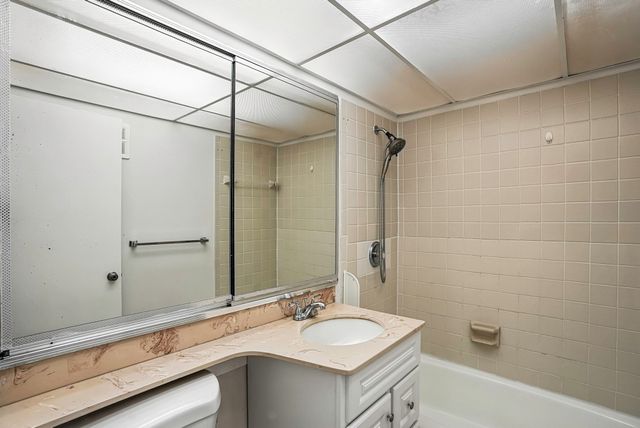 2 Shrewsbury Green Dr J, Shrewsbury, MA 01545