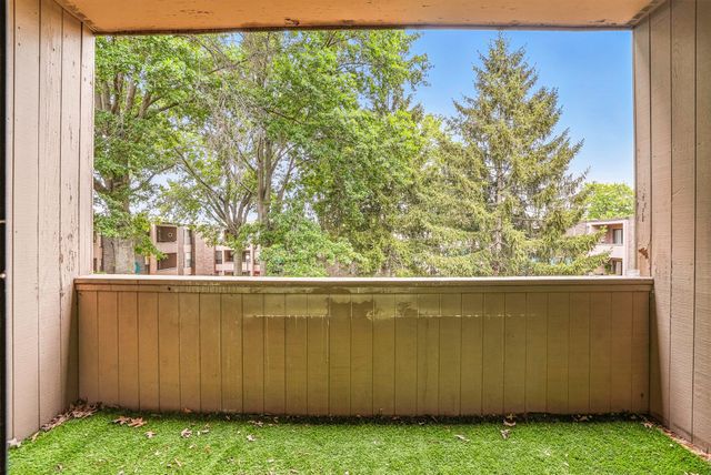 2 Shrewsbury Green Dr J, Shrewsbury, MA 01545
