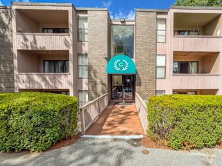 2 Shrewsbury Green Dr J, Shrewsbury, MA 01545