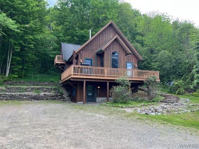 1013 Eagle Drive, Great Valley, NY 14741