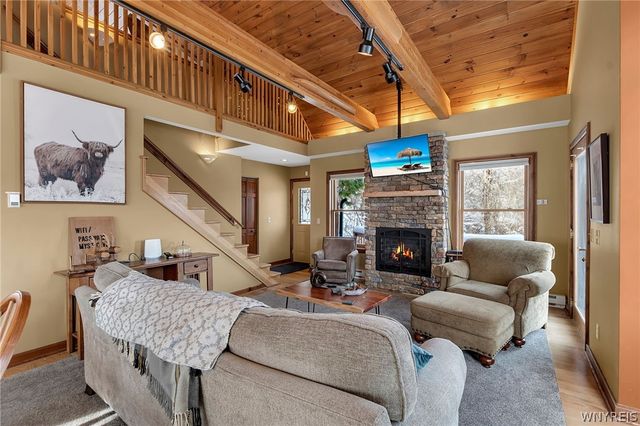 1013 Eagle Drive, Great Valley, NY 14741