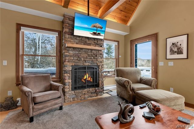 1013 Eagle Drive, Great Valley, NY 14741