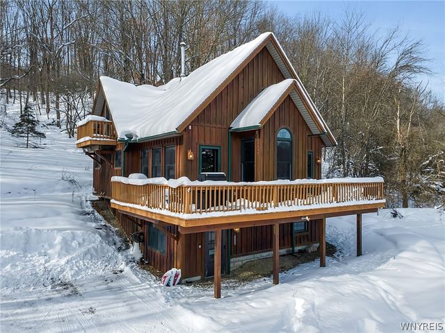 1013 Eagle Drive, Great Valley, NY 14741