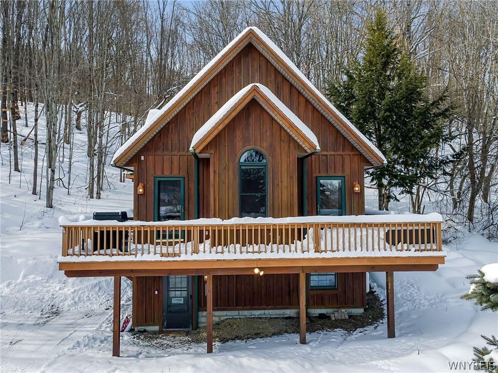 1013 Eagle Drive, Great Valley, NY 14741